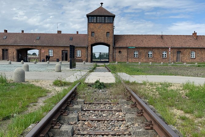 1 Day Trip Auschwitz-Birkenau Memorial and Museum Guided Tour from Krakow - What to Bring, and What to Leave Behind