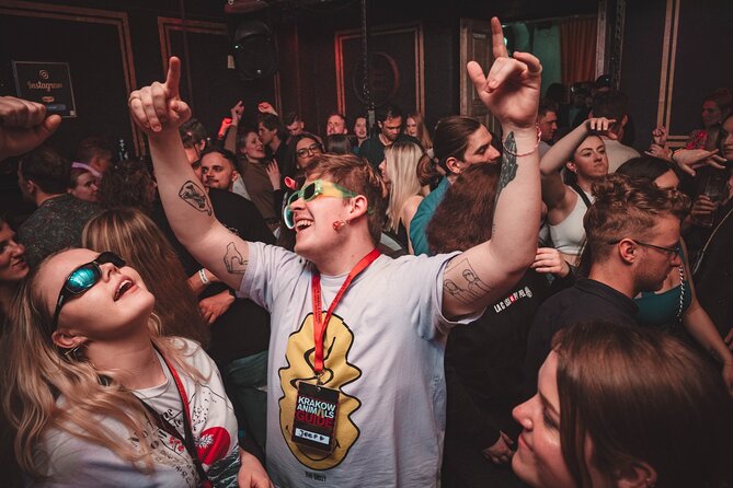 1 Hour of Open Bar Pub Crawl + Karaoke + VIP Entry to Best Clubs - Key points to know before booking