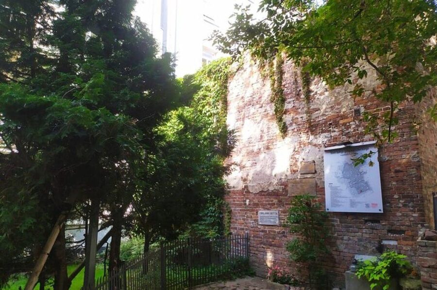 A unique walking tour of Jewish Warsaw -- past and present - Muranów and the shape of a destroyed district