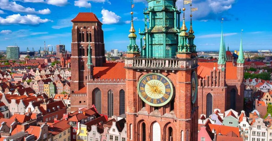Artus Court and Gdansk Old Town Private Tour with Tickets - St. Mary’s Church and Piwna Street