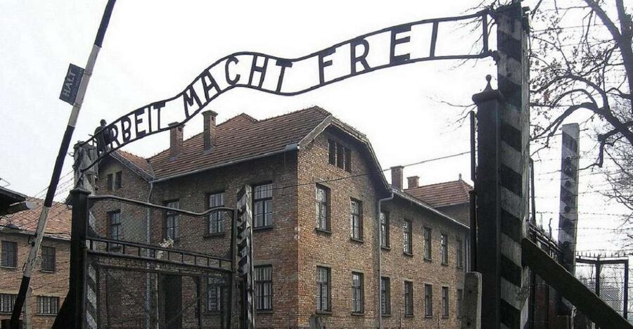 Auschwitz-Birkenau and Krakow Private Car Trip from Katowice - Entering Auschwitz with a licensed guide