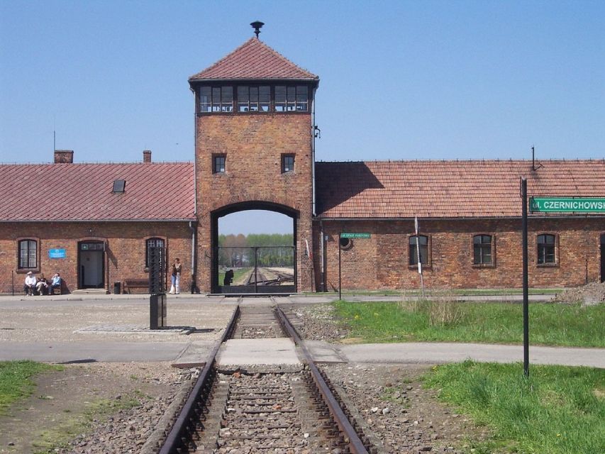 Auschwitz-Birkenau and Krakow Private Car Trip from Katowice - Who should choose this experience