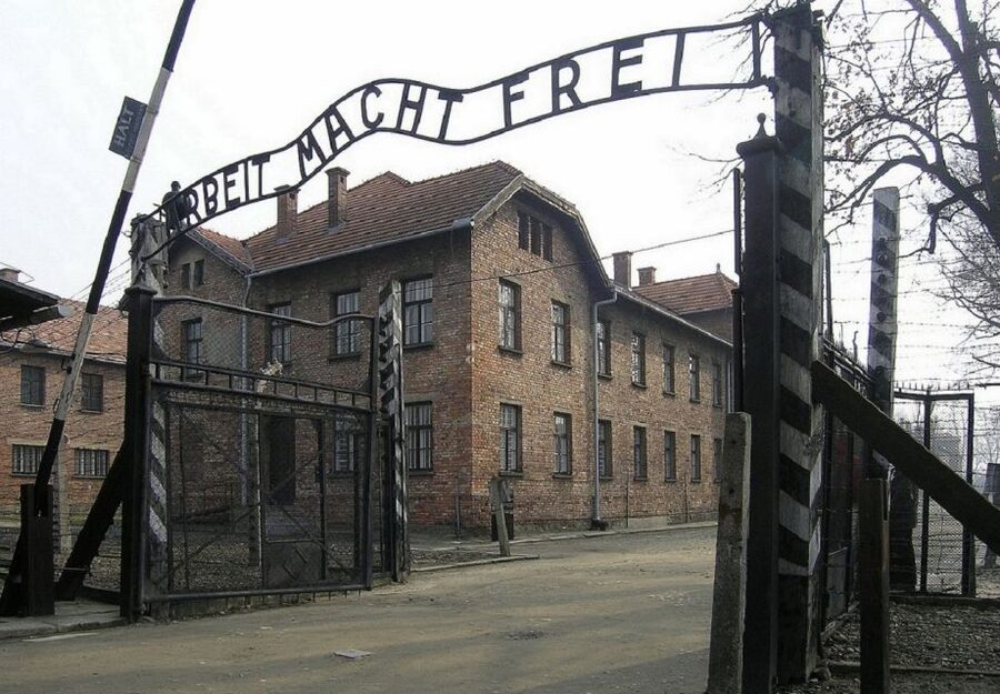 Auschwitz-Birkenau and Krakow Private Car Trip from Katowice - What the six-hour option really gives you