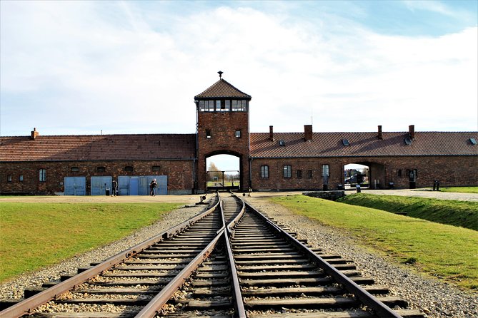 Auschwitz-Birkenau Guided Tour by Private Transport from Krakow - What to pack and wear