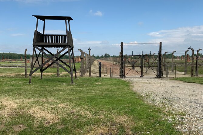 Auschwitz Birkenau Guided Tour/Skip The Line/PickUp/Guide ENG - The drive gives you time to prepare
