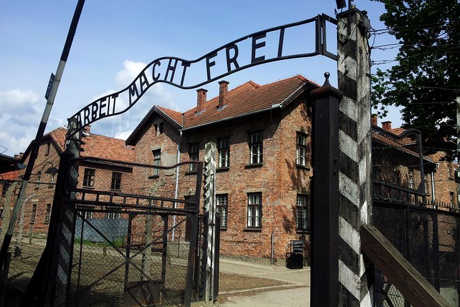 Auschwitz-Birkenau Tour with Transfer - The ride from Krakow to the museum