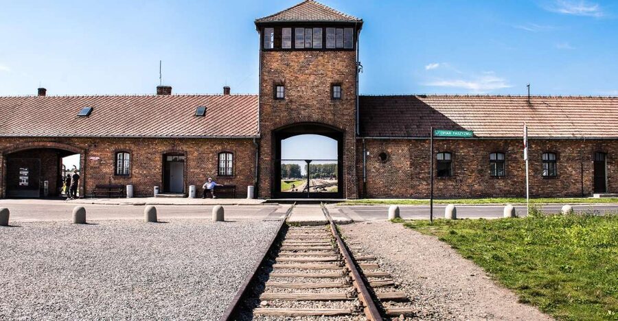Auschwitz Ticket and Full-Day Tour from Krakow - The early Krakow pickup and drive to Oświęcim