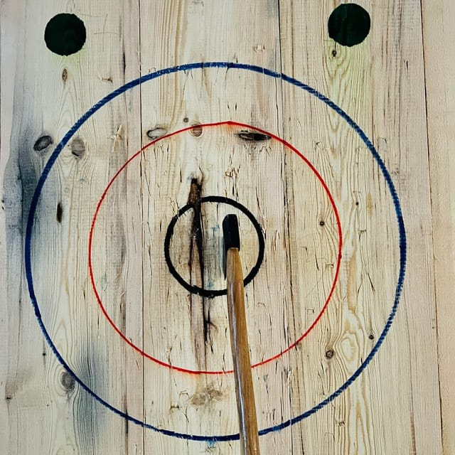 Axe Throwing Experience in Gdansk - Safety rules and what to wear