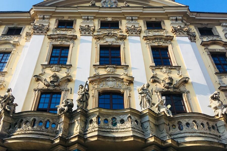 Best of Wroclaw 3-Hour History and Culture Walking Tour - Starting beneath Wroclaw’s colorful Market Square