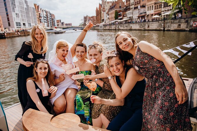 Boat Tour in Gdańsk – Explore the Historic Motława River - Music, drinks, and the social mood