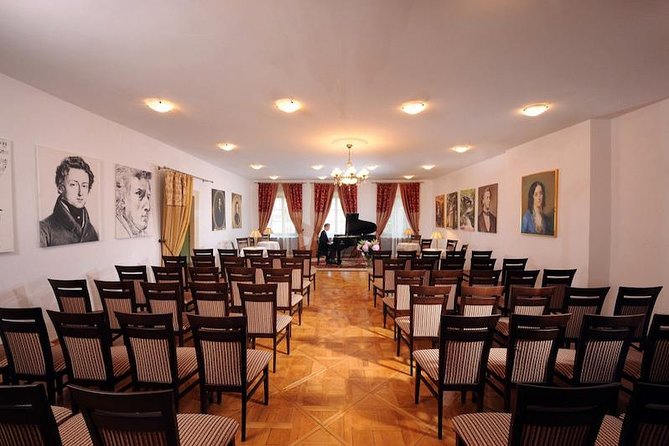 Chopin Piano Concert at Chopin Gallery with a Glass of Wine - Finding the Chopin Gallery and getting settled