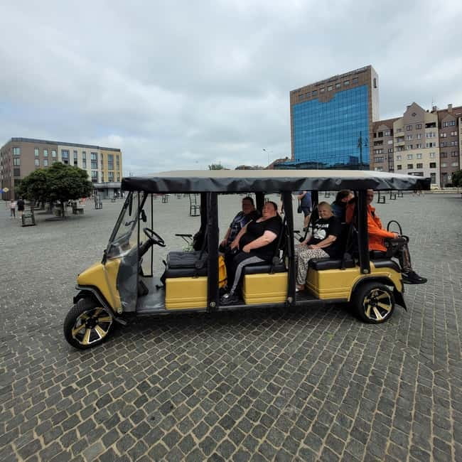 Cracow sightseeing tour by electric golf cart - Audio guide or live guide?