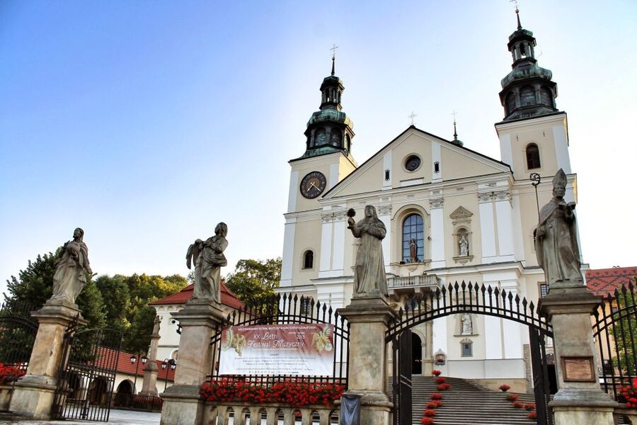 Day Tour: Traces of Pope John Paul II near Krakow - Transport from Kraków and the small-group format