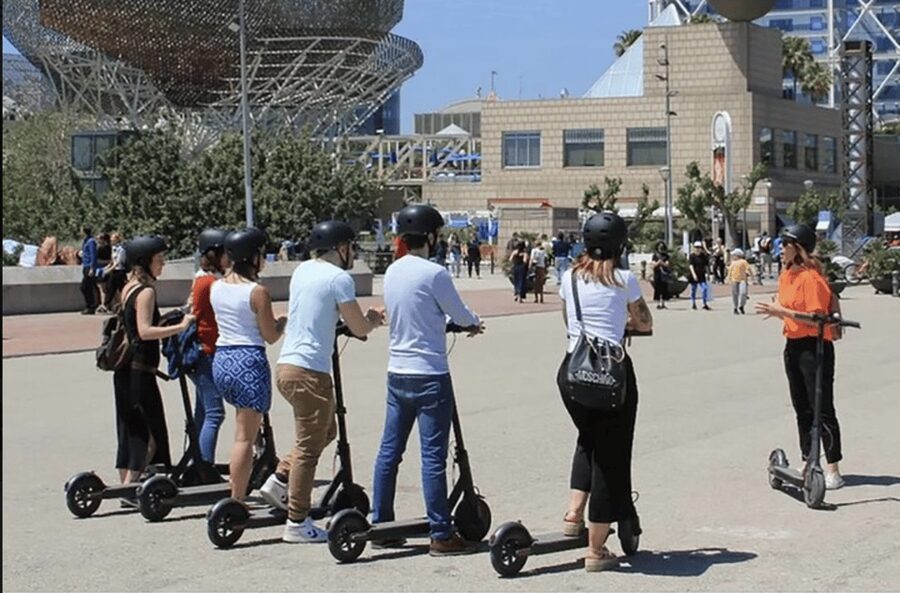 Electric Scooter Tour: Full Tour (Old Town + Shipyard) 3hour - Getting started beside the Museum of the Second World War