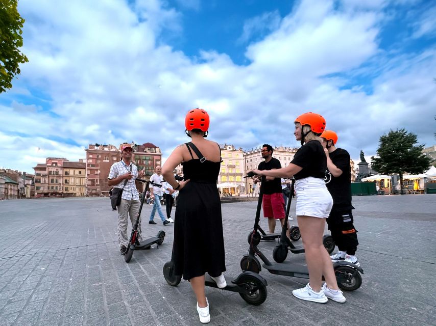 Electric Scooter Tour: Gdańsk Shipyard - 1,5-Hour of Magic! - Getting comfortable on the electric scooter