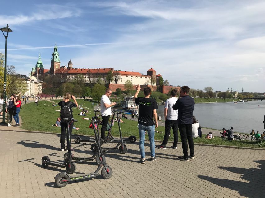 Electric Scooter Tour Krakow - Starting at Librowszczyzna and entering the Old Town