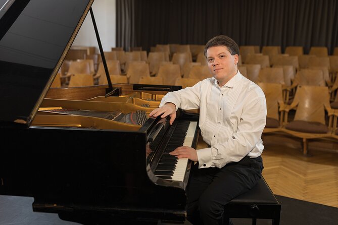Everyday Chopin Concert at 7 PM with candlelight by the Castle - Is $29.02 a fair price?