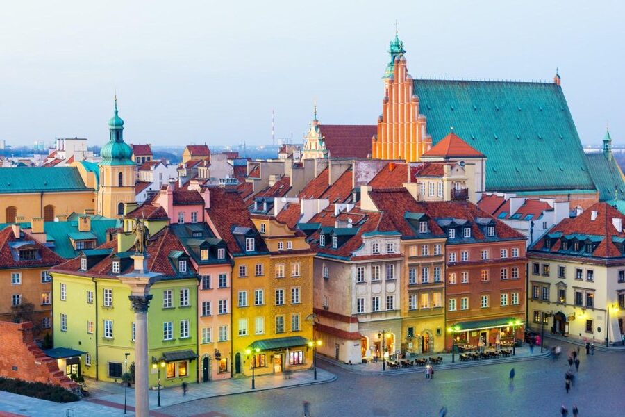 Family Tour of Warsaw Old Town with Fun Activities for Kids - Four hours at Copernicus Science Centre