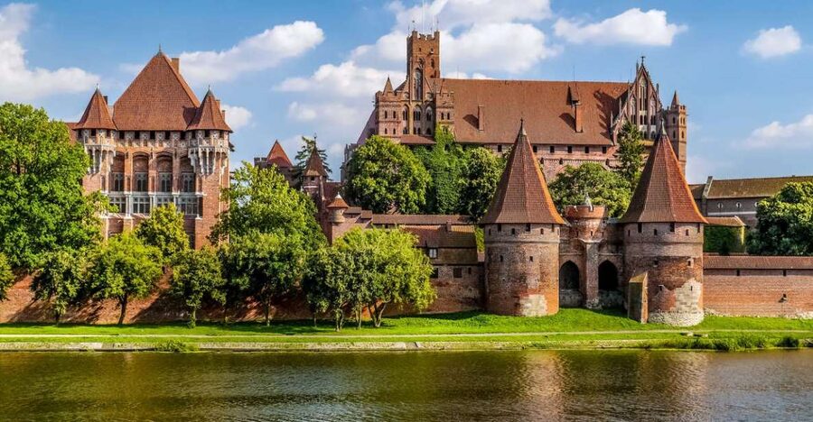From Gdansk: Half-Day Malbork Castle Tour with Audioguide - Why Malbork Castle deserves a morning from Gdansk