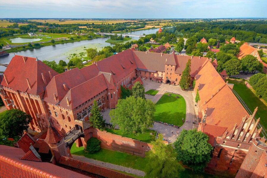 From Gdansk: Malbork Castle Half-Day Private Tour - Seeing how the castle worked