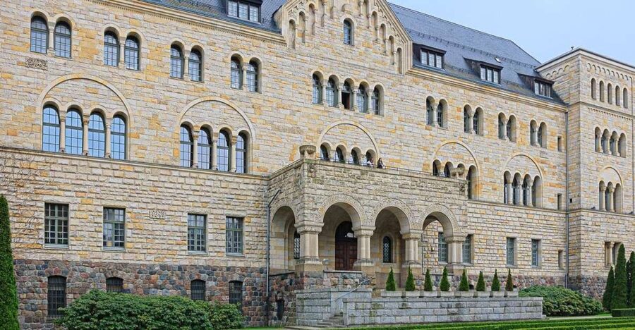 From Golden Age to Fall and Rebirth of Poland - The Royal Castle and the city’s forgotten battles