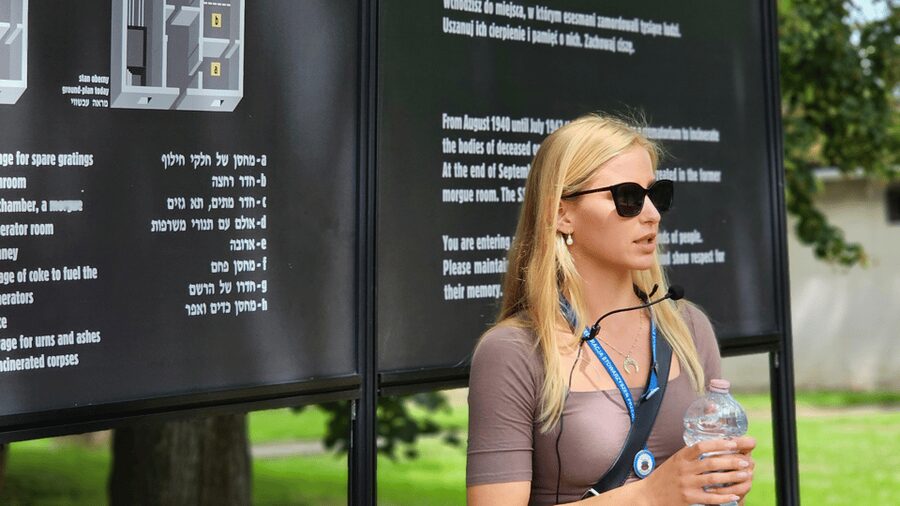 From Krakow: Auschwitz-Birkenau Guided Tour Guaranteed Time - Auschwitz I and the Arbeit Macht Frei Gate