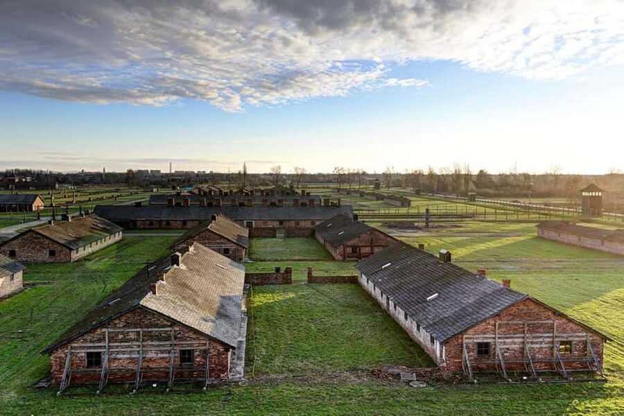 From Krakow: Auschwitz-Birkenau Memorial Private Tour - Auschwitz II-Birkenau and the railway tracks
