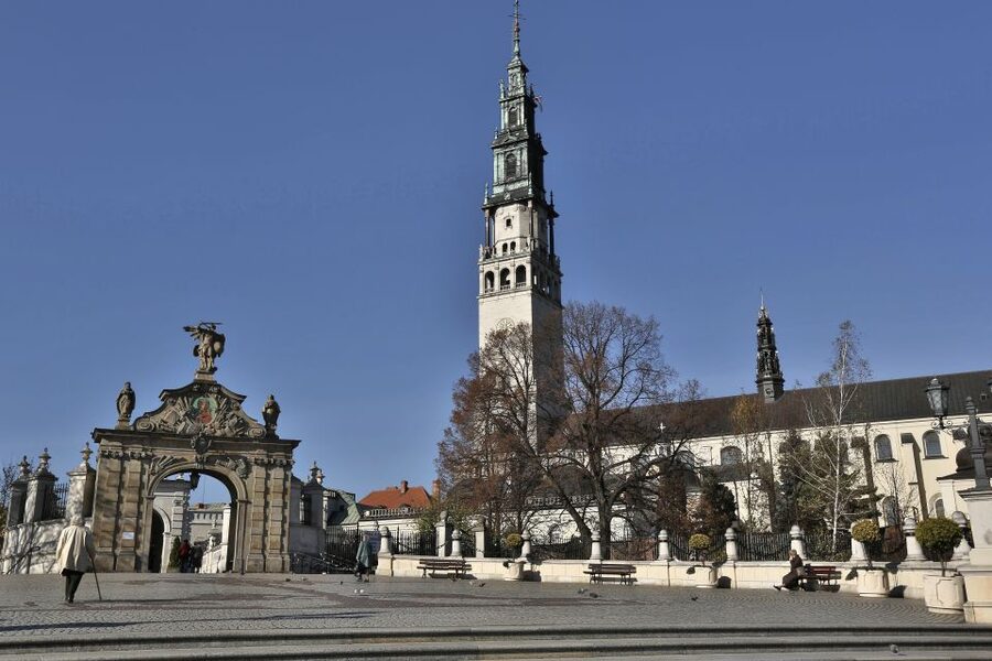 From Krakow: Częstochowa "Black Madonna" Day Tour - Why Częstochowa and the Black Madonna Matter