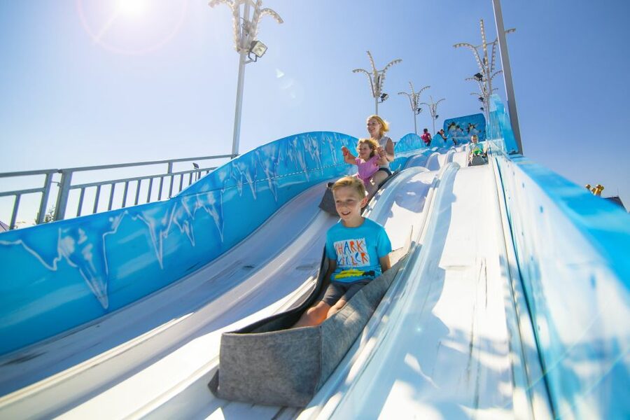 From Krakow: Energylandia Amusement Park Ticket & Transport - Shows, water attractions, and breaks from the rides
