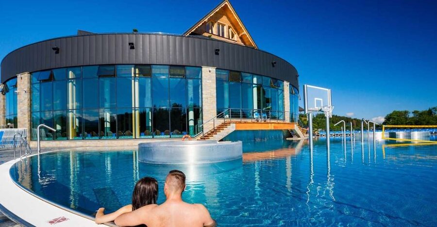 From Krakow: Full-Day Chocholowska Thermal Bath Tour - The Krakow pickup and the long road south