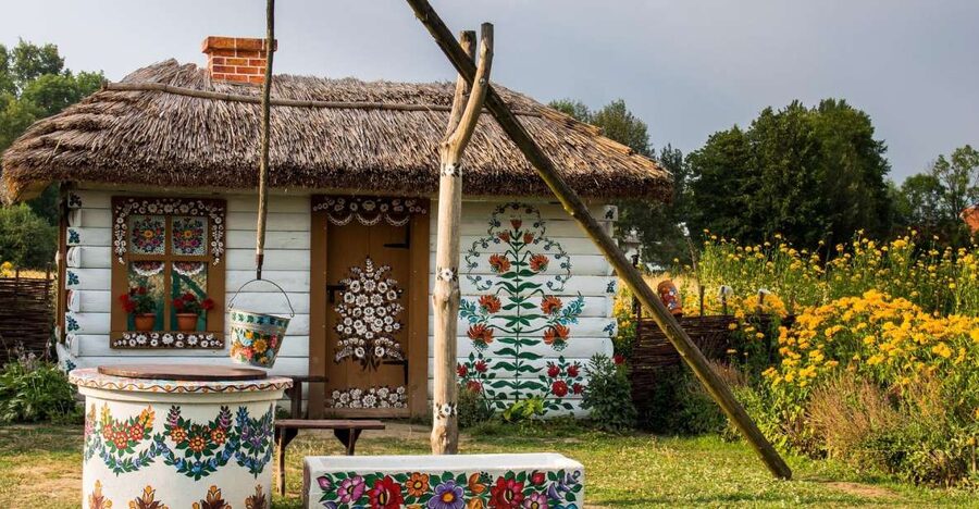 From Krakow: Guided Tour of Zalipie - What the eight-hour schedule really means