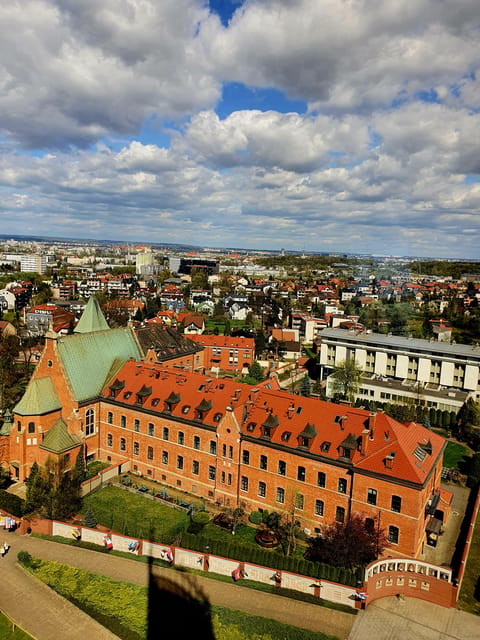 From Krakow: Lagiewniki Sanctuary of The Divine Mercy Tour - Guides, languages, and the tone of the visit