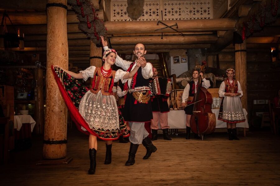 From Krakow: Polish Folk Show with All-You-Can-Eat Dinner - The folk show keeps the room involved