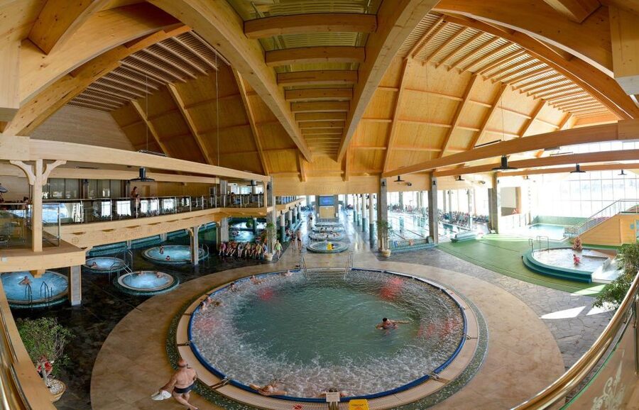 From Krakow: Slovakia Treetop Walk, Zakopane & Thermal Spa - Zakopane in a two-hour window