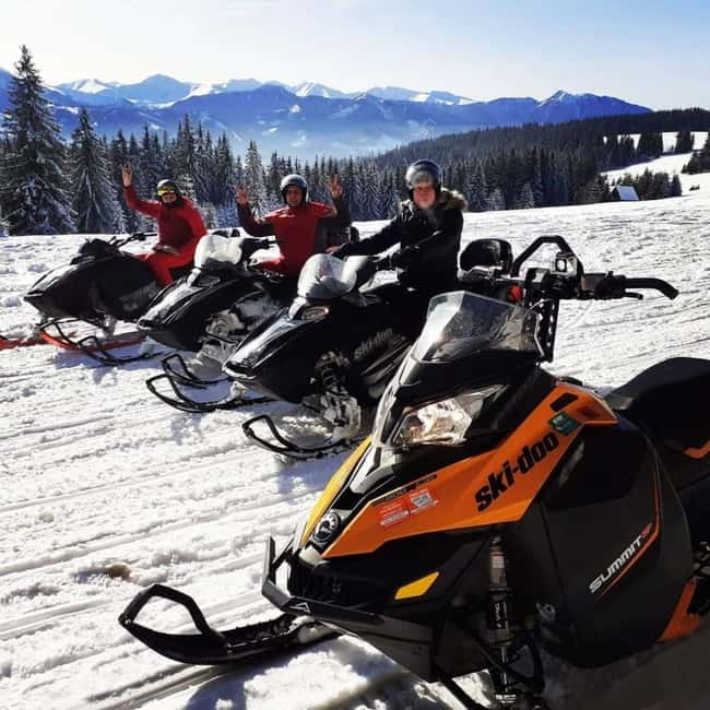From Krakow: Snowmobile, Zakopane & Chochołowskie Baths - Chochołów’s wooden homes and highlander life