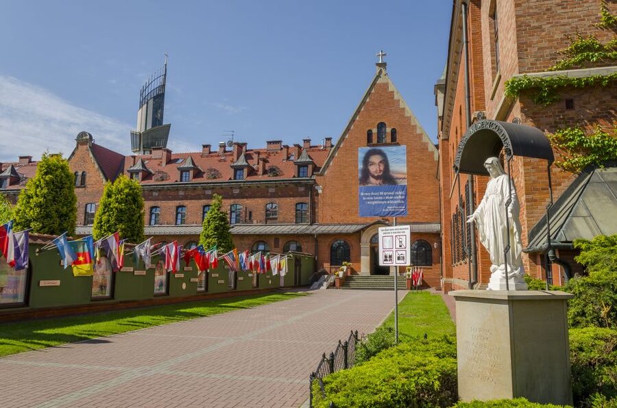 From Krakow: Wadowice & Sanctuary of Divine Mercy Tour - Why this day trip matters