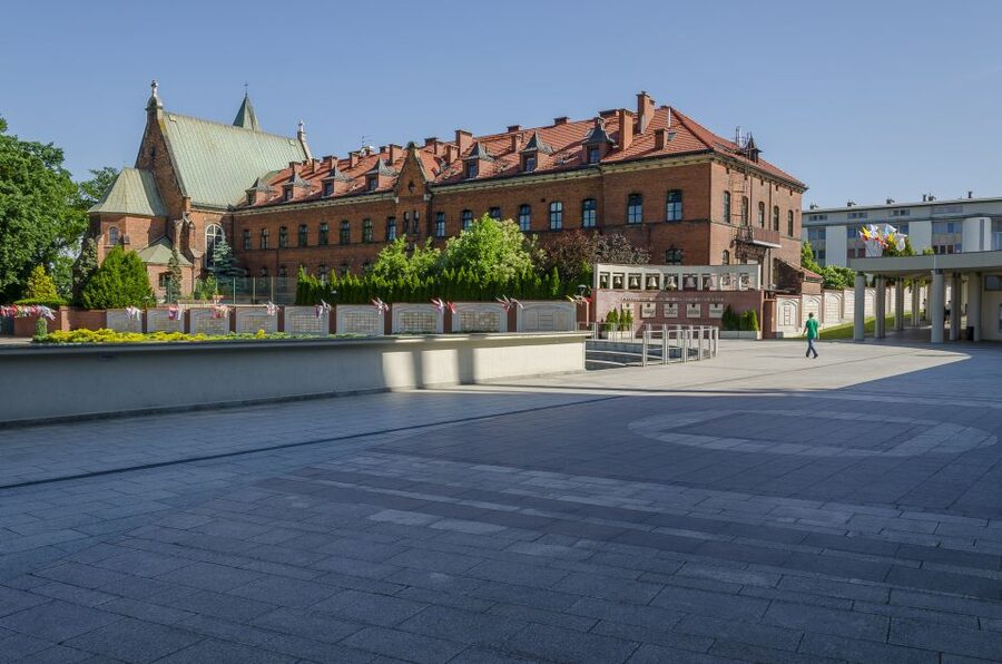 From Krakow: Wadowice & Sanctuary of Divine Mercy Tour - Inside the John Paul II Family Home Museum