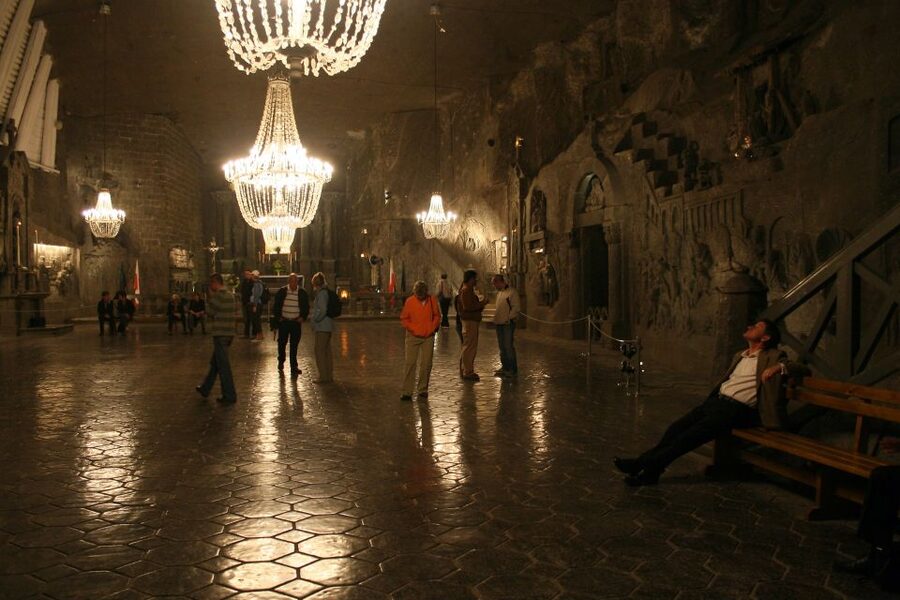 From Krakow: Wieliczka Salt Mine Guided Tour & Hotel pick-up - Arriving at Wieliczka and handling the short wait