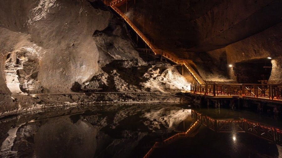 From Krakow: Wieliczka Salt Mine Guided Tour & Transfer - Why Wieliczka Salt Mine is worth four hours