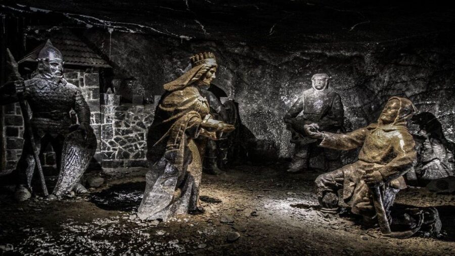 From Krakow: Wieliczka Salt Mine Guided Tour & Transfer - The mine’s health claims need a little care