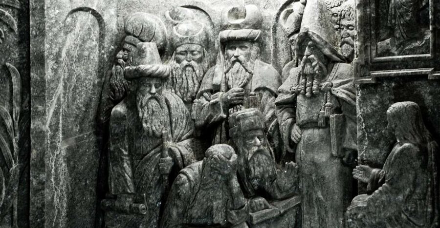 From Krakow: Wieliczka Salt Mine Half-Day Guided Tour - Timber supports, salt lakes, and mining life