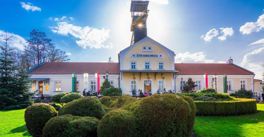 From Krakow: Wieliczka Salt Mine Tour & Skip the Line Ticket - Leaving Krakow by air-conditioned vehicle