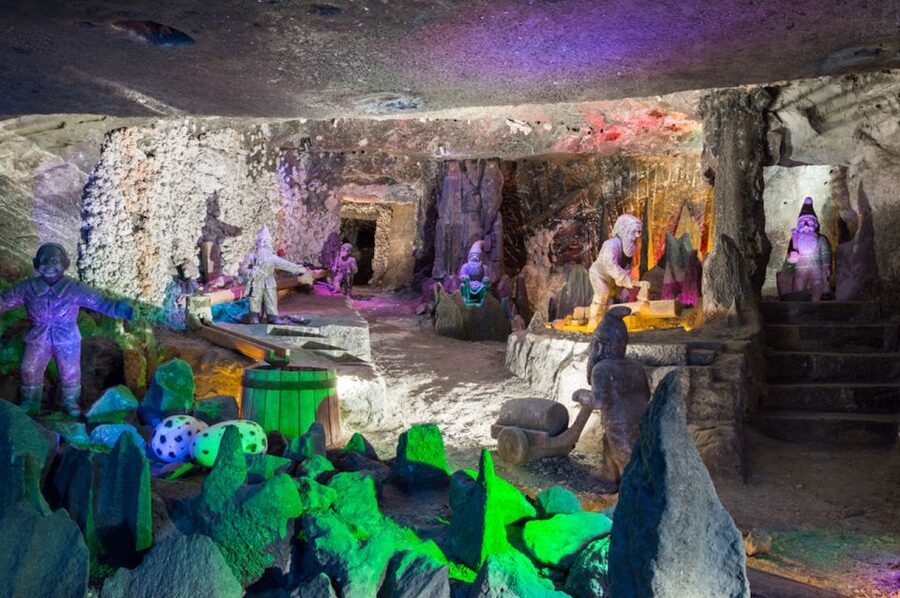 From Krakow: Wieliczka Salt Mine Tour with Guide - Why Wieliczka feels different from an ordinary museum