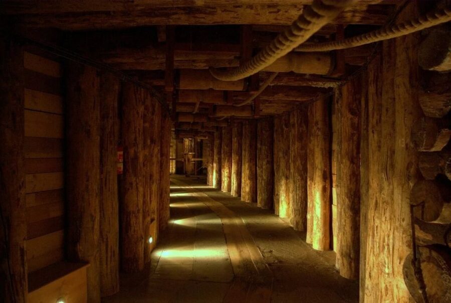 From Krakow: Wieliczka Salt Mine Tourist Route - From Krakow to the first underground steps
