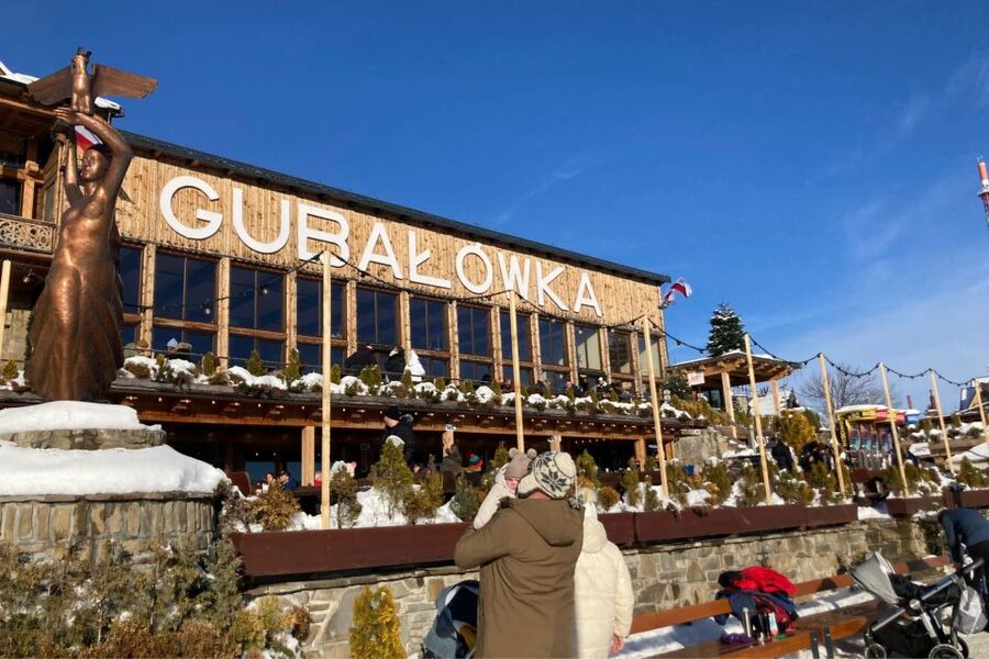 From Krakow: Zakopane, Tatra Mountains & Thermal Baths Tour - Chochołów’s wooden houses and village character