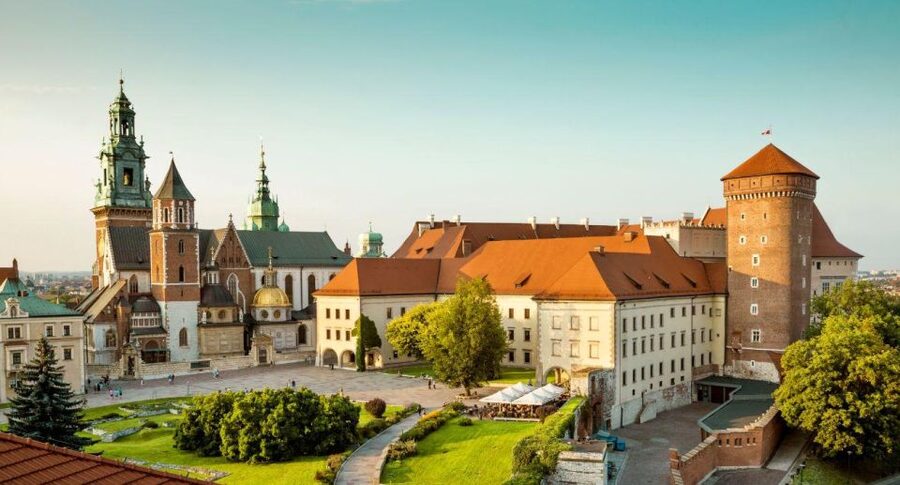 From Warsaw: Guided Tour to Auschwitz-Birkenau and Krakow - Why this day trip works from Warsaw