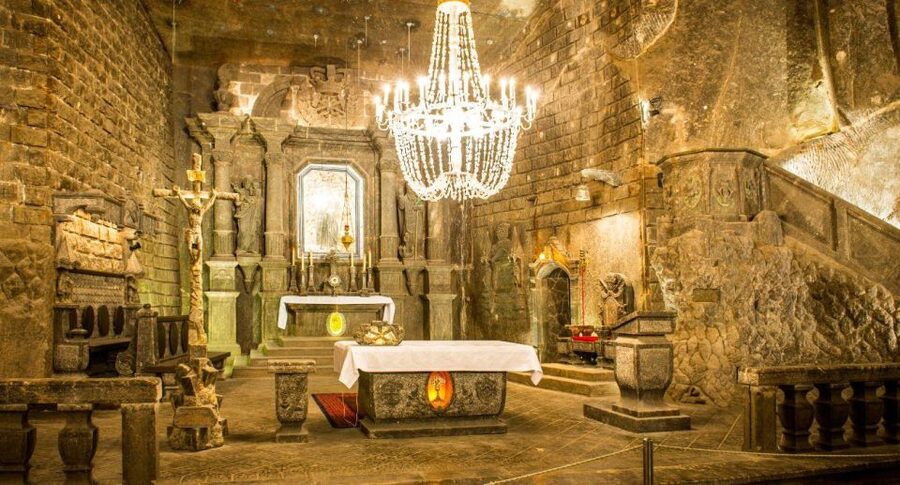 From Warsaw: Guided Tour to Wieliczka Salt Mine and Krakow - Why Wieliczka Salt Mine Is Worth the Long Day