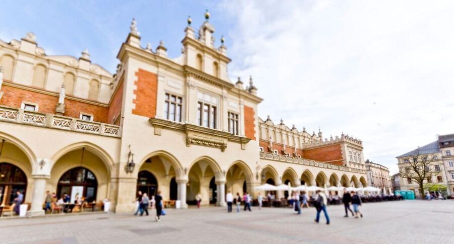 From Warsaw: Guided Tour to Wieliczka Salt Mine and Krakow - Who Should Book This Experience