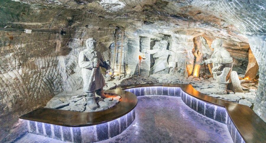 From Warsaw: Guided Tour to Wieliczka Salt Mine and Krakow - Should You Book the Warsaw to Wieliczka Day Trip?
