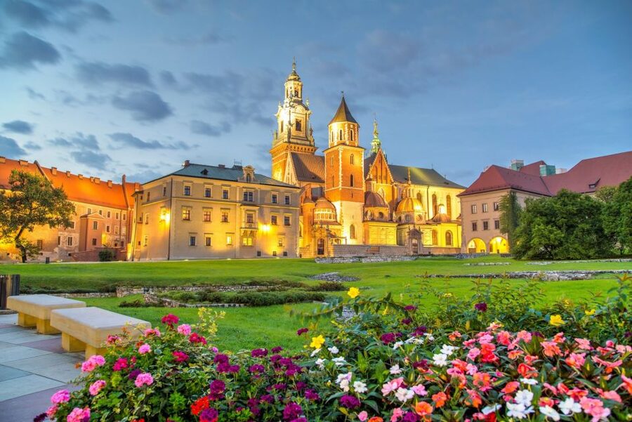 From Warsaw: Krakow Sightseeing Tour by Express Train - Kazimierz and Poland’s Oldest Synagogue